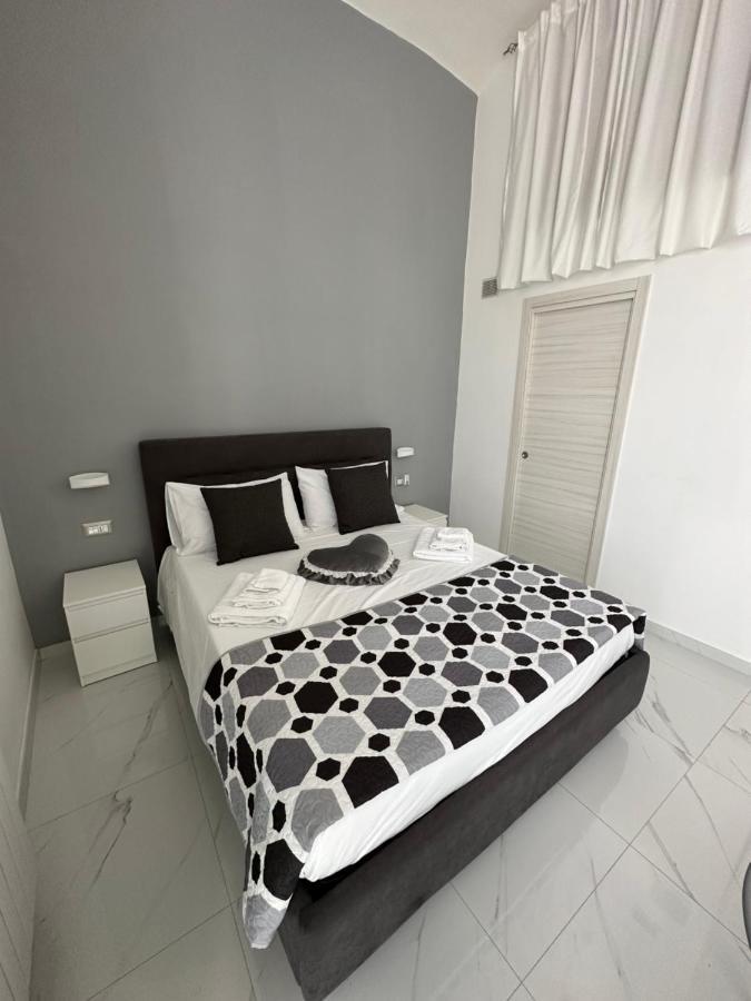 La Casetta - Rooms Сан-Джорджо-а-Кремано Экстерьер фото