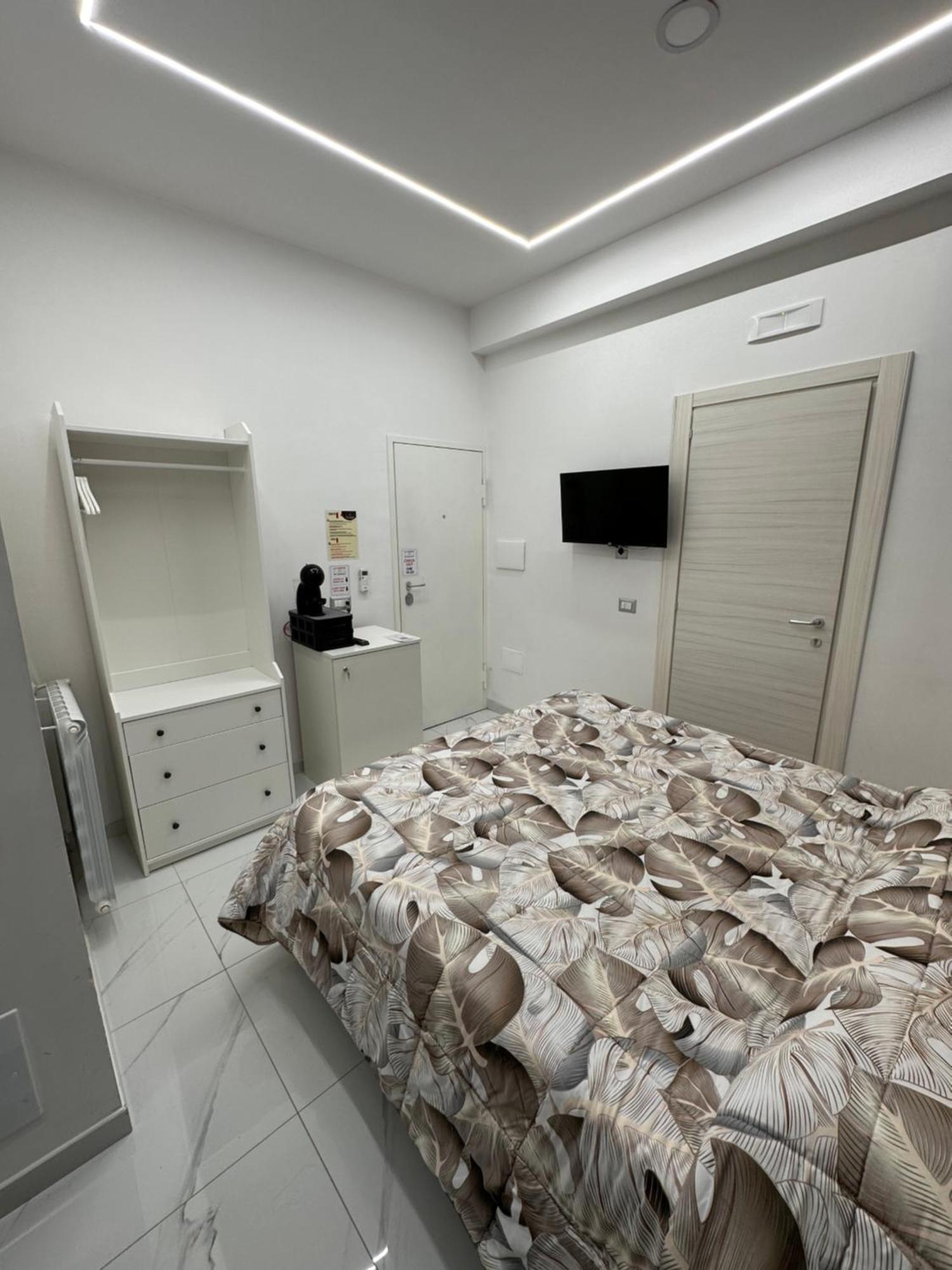 La Casetta - Rooms Сан-Джорджо-а-Кремано Экстерьер фото